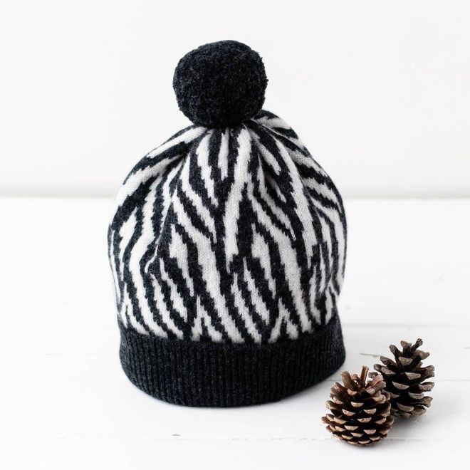 Axesoire Pompom Zebra Pattern Beret Juoda Didmeninė prekyba drabužiais 0