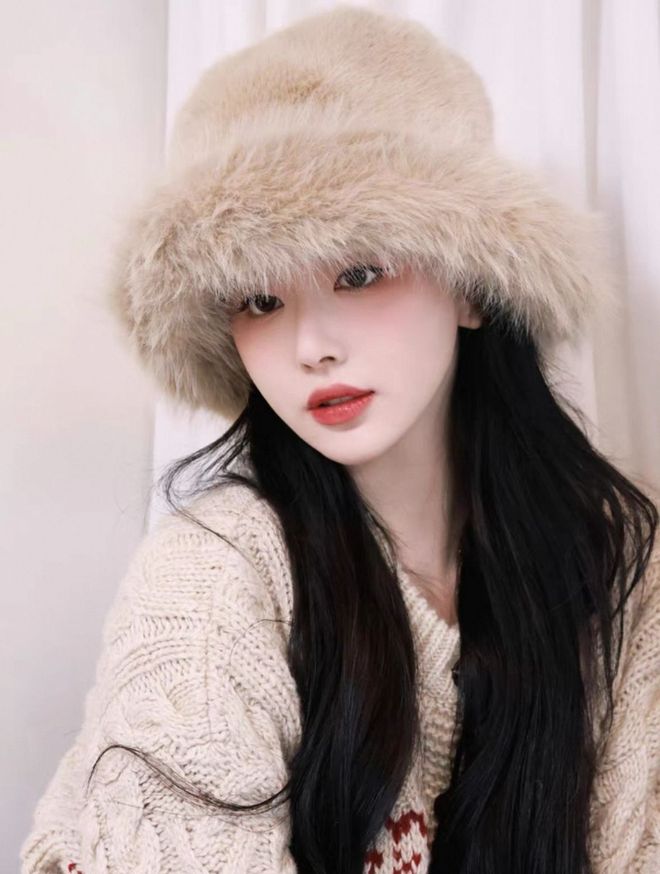 Axesoire Плишани Калпак Шешир Беж Велепродаја одеће 0