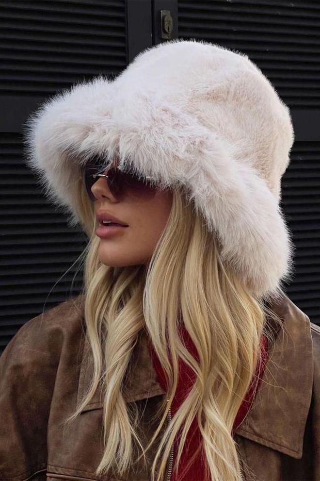 Axesoire Plush Heart Cap Beige Wholesale Clothing 0