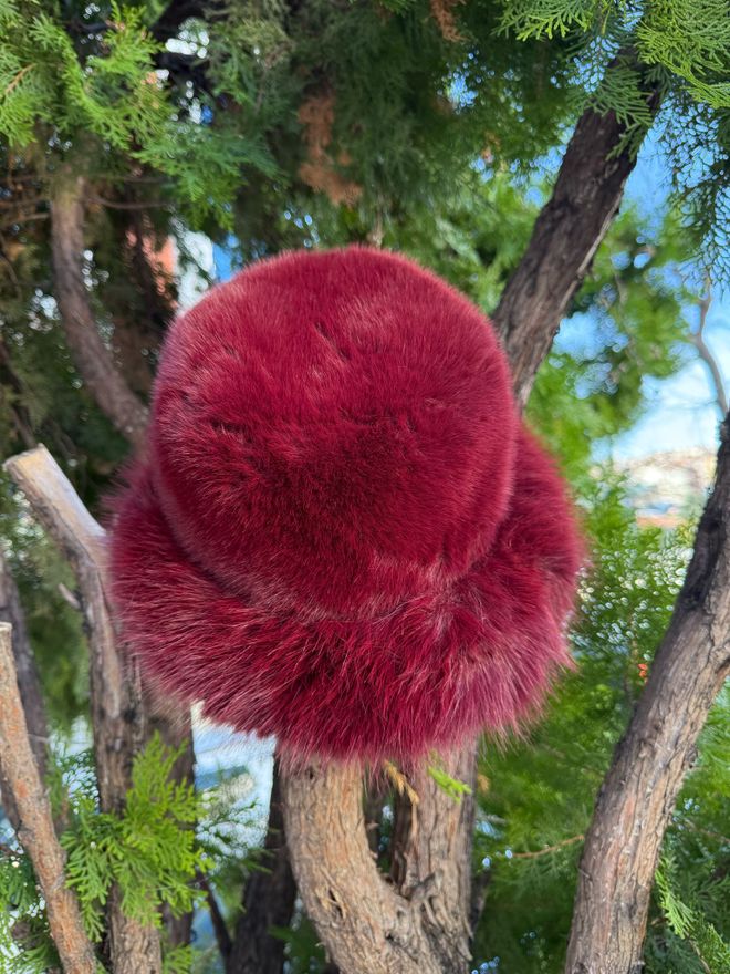 Axesoire Pluszowa Czapka Z Sercem Bordowy Hurtowa sprzedaż odzieży 1