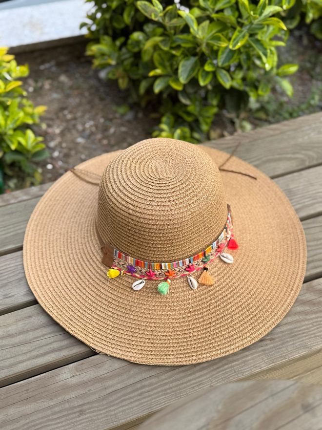 Axesoire Wide Straw Hat With Sea Shell Accessories Camel Wholesale Clothing Casual