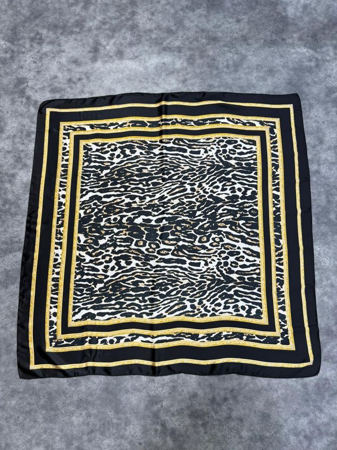 Axesoire Zarif Siyah Hayvan Baskılı Şal Toptan Giyim Nostaljik