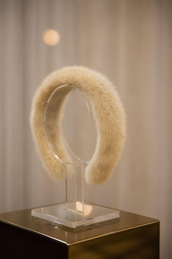 Axesoire تاج مخملي إكرو ملابس بالجملة 0