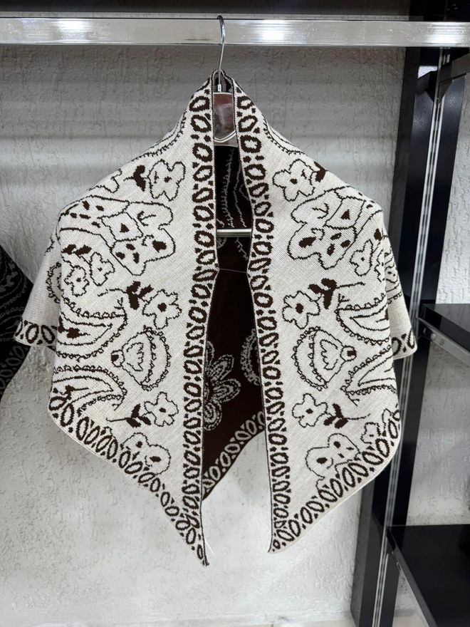 Axesoire Елегантен Бежов Шал С Пейсли И Флорални Мотиви Дрехи на едро Небрежен