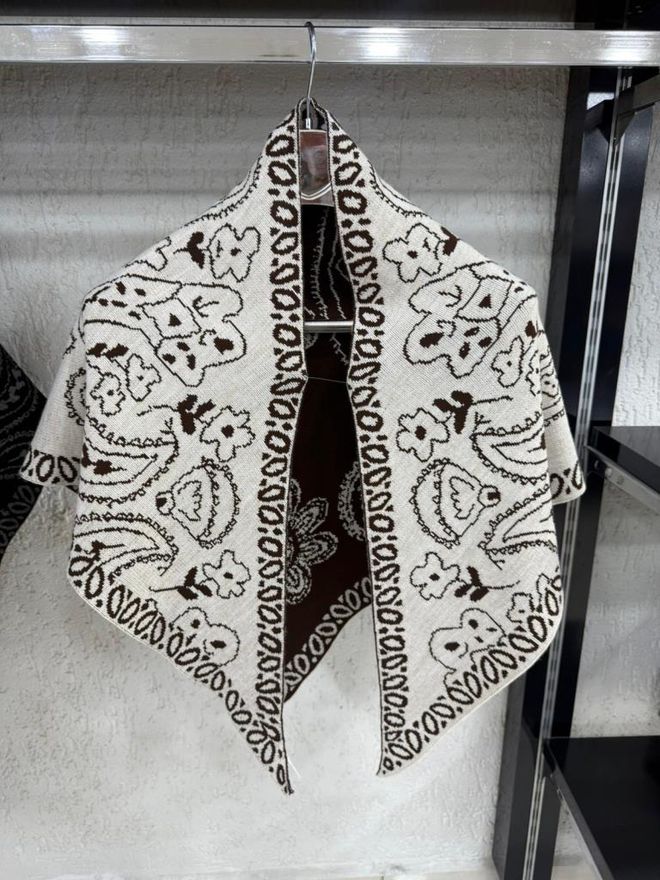 Axesoire Елегантен Бежов Шал С Пейсли И Флорални Мотиви Дрехи на едро Свободно време