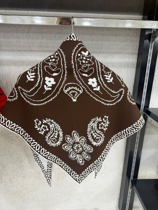 Axesoire Bruine Etnische Elegante Sjaal Met Paisley En Bloemenpatronen Groothandel Kleding Boho