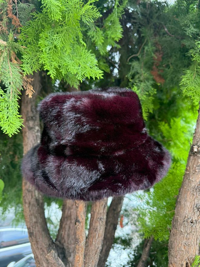 Axesoire Chapeau Rouge Bordeaux Ancien Vêtements en gros 1