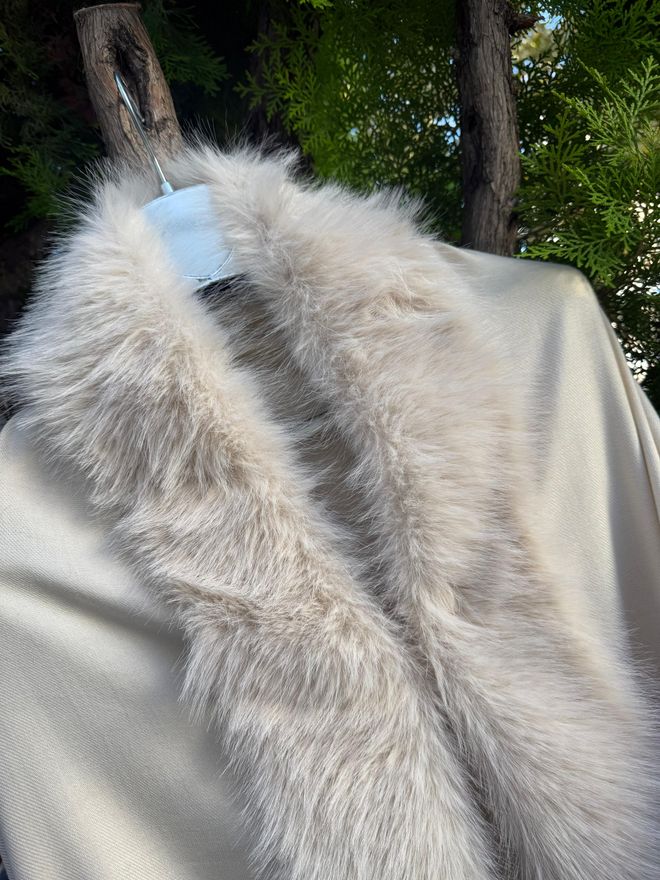 Axesoire Elegancki Beżowy Ponczo Z Szalowym Kołnierzem Hurtowa sprzedaż odzieży Odpoczynek