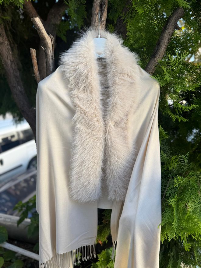 Axesoire Elegancki Beżowy Ponczo Z Szalowym Kołnierzem Hurtowa sprzedaż odzieży 1