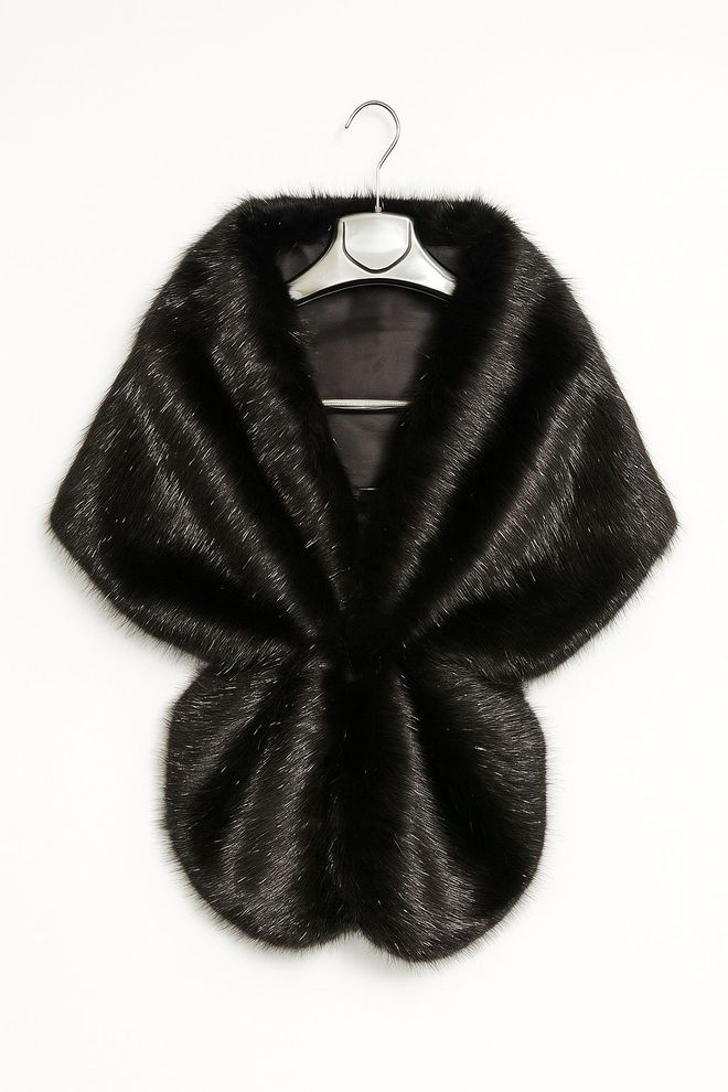 Axesoire Srebrno Plišasto Krzneno Bolero Črno Oblačila na debelo 0