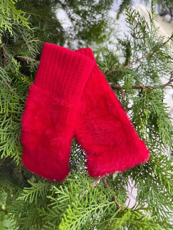 Axesoire Pluche Handschoenen Ecru Groothandel Kleding 3