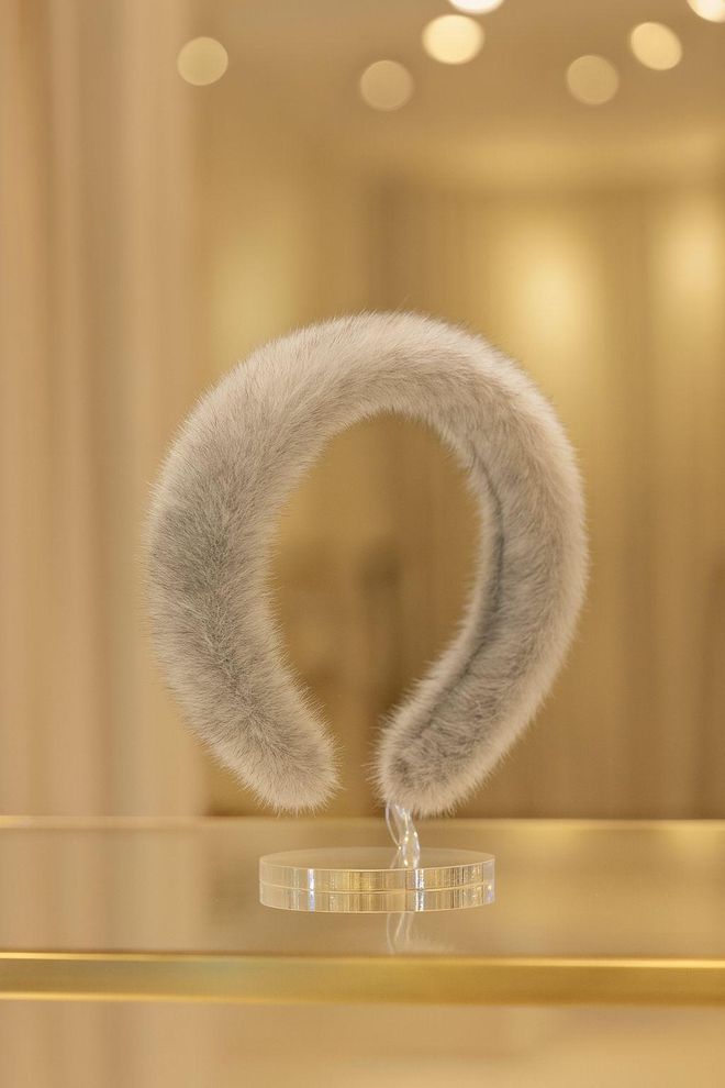 Axesoire Βελούδινο Κορώνα Γκρι Χονδρικό εμπόριο ενδυμάτων 0