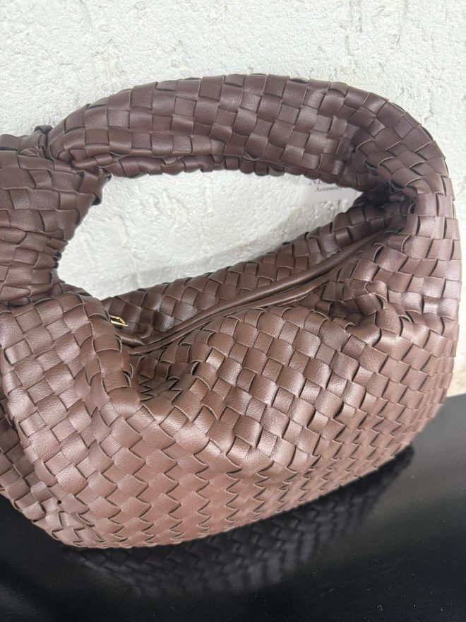 Axesoire Saco De Café Escuro Com Padrão De Malha De Couro Sintético Roupas por atacado 2