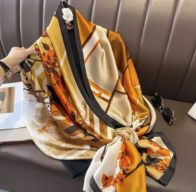 Axesoire Scialle Arancione Elegante Con Motivo Floreale Abbigliamento all'ingrosso Casuale