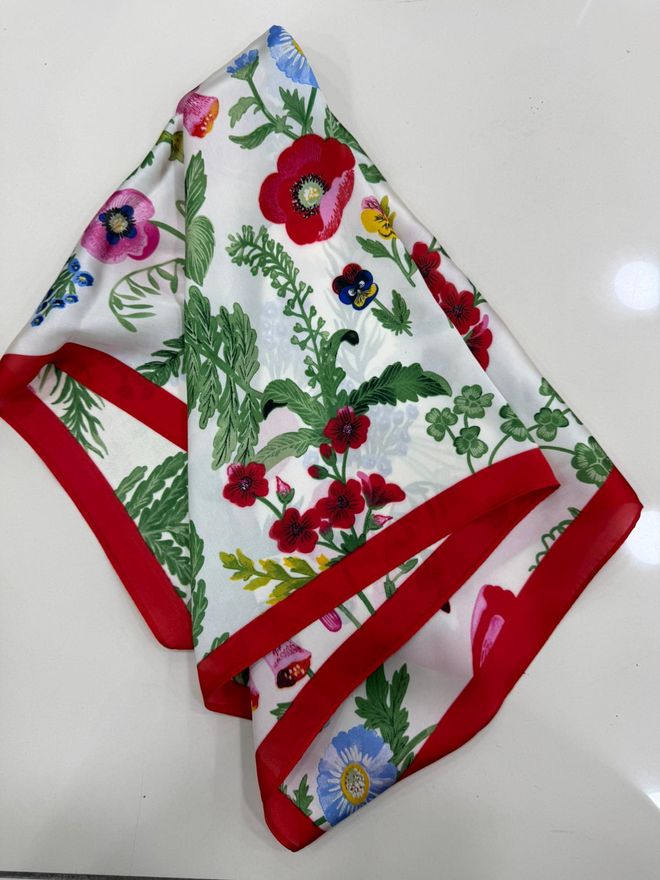 Axesoire Châle Ethnique Rouge Floral Pour Travail Et Fête Vêtements en gros Lounge