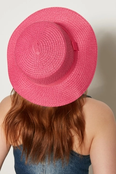 A wholesale clothing model wears axs10041-wide-straw-hat-fuchsia, Turkish wholesale Hat of Axesoire