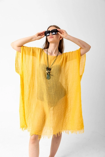 Um modelo de roupas no atacado usa  Pareo - Amarelo
, atacado turco Pareo de Axesoire