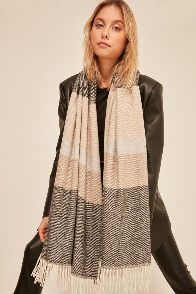 Axesoire شال كتف سميك بنمط متعرج ناعم أسود ملابس بالجملة 0