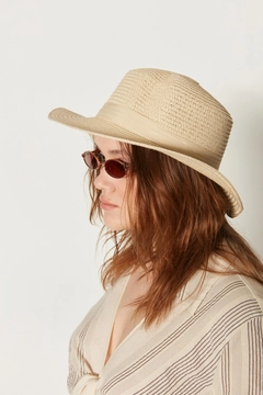 A wholesale clothing model wears axs10827-wide-straw-hat-beige, Turkish wholesale Hat of Axesoire