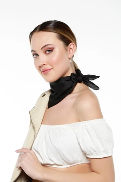 A wholesale clothing model wears axs10830-scarf-black, Turkish wholesale Scarf of Axesoire