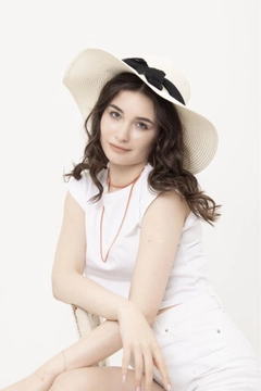 A wholesale clothing model wears axs10915-wide-straw-hat-with-bow-detail-ecru, Turkish wholesale Hat of Axesoire