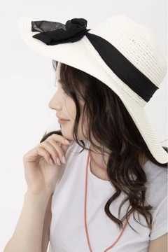 A wholesale clothing model wears axs10915-wide-straw-hat-with-bow-detail-ecru, Turkish wholesale Hat of Axesoire