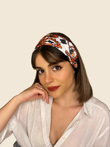 A wholesale clothing model wears  Mixed Floral Pattern Bandana Scarf - Black
, Turkish wholesale Scarf of Axesoire