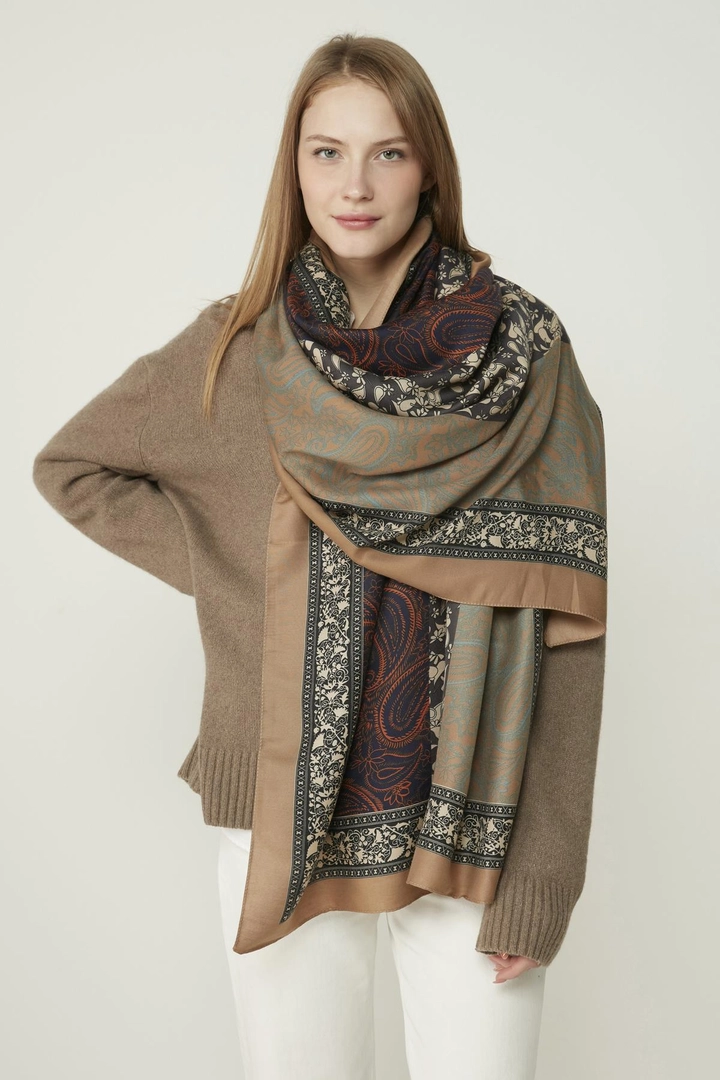 A wholesale clothing model wears axs11129-paisley-patterned-shawl-mink, Turkish wholesale Shawl of Axesoire
