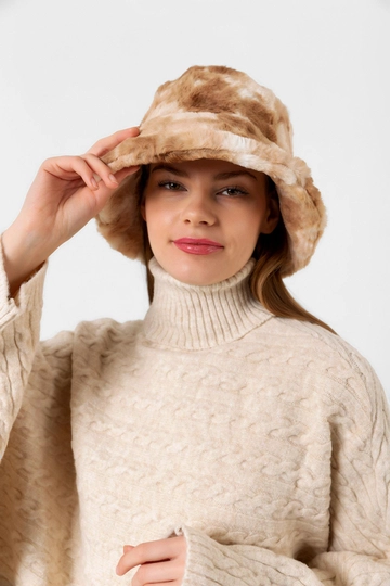 A wholesale clothing model wears  Plush Batik Bucket Hat - Mink
, Turkish wholesale Hat of Axesoire