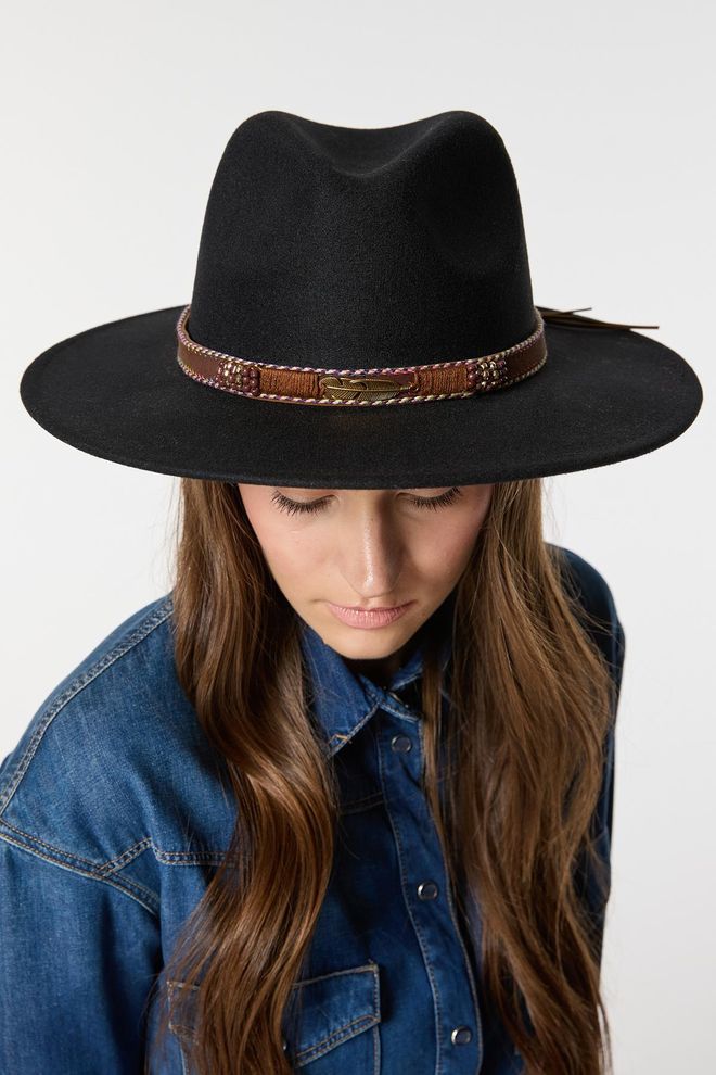 Axesoire Chapéu Fedora com corrente detalhada Preto Roupas por atacado 0