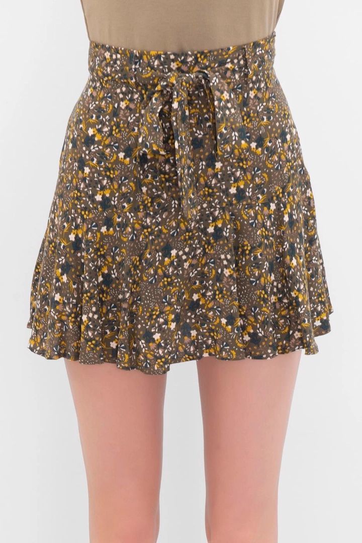 A wholesale clothing model wears bsl10019-mini-short-skirt, Turkish wholesale Skirt of BSL