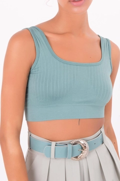 A wholesale clothing model wears bsl10375-open-back-square-neck-cami-top, Turkish wholesale Crop Top of BSL