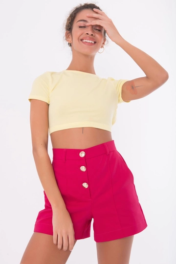 A wholesale clothing model wears  High Waist Buttoned Short
, Turkish wholesale Shorts of BSL