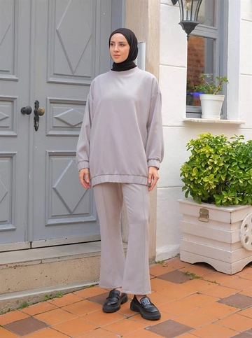 A wholesale clothing model wears  Suit - Gray
, Turkish wholesale Suit of Berika Yıldırım