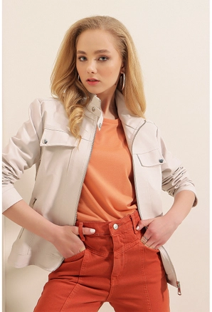 A model wears 6371 - Leather Jacket - Ecru, wholesale undefined of Big Merter to display at Lonca