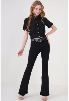 A wholesale clothing model wears 10826 - Crop Jacket - Black, Turkish wholesale Jacket of Bigdart