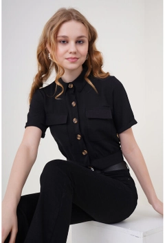 Hurtowa modelka nosi 10826 - Crop Jacket - Black, turecka hurtownia Kurtka firmy Bigdart