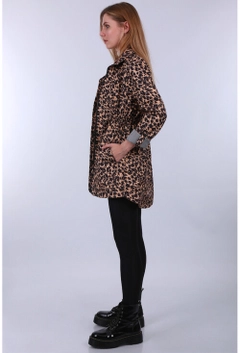A wholesale clothing model wears 12640 - Trenchcoat - Brown, Turkish wholesale Trenchcoat of Bigdart