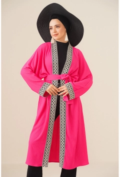 Ein Bekleidungsmodell aus dem Großhandel trägt 16389 - Kimono - Fuchsia, türkischer Großhandel Kimono von Bigdart