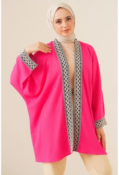 Una modelo de ropa al por mayor lleva 16391 - Kimono - Fuchsia, Kimono turco al por mayor de Bigdart