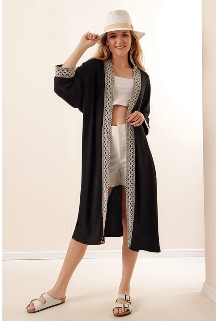 Ένα μοντέλο χονδρικής πώλησης ρούχων φοράει 17364 - Kimono - Black, τούρκικο Κιμονό χονδρικής πώλησης από Bigdart