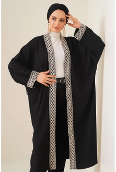 Ein Bekleidungsmodell aus dem Großhandel trägt 17377 - Kimono - Black, türkischer Großhandel Kimono von Bigdart