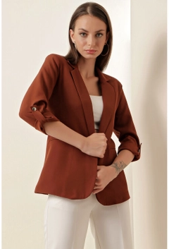Een kledingmodel uit de groothandel draagt 18480 - Jacket - Brown, Turkse groothandel Jasje van Bigdart