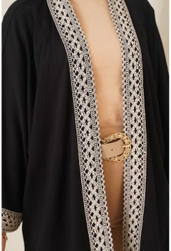 Een kledingmodel uit de groothandel draagt 21934 - Kimono - Black, Turkse groothandel Kimono van Bigdart
