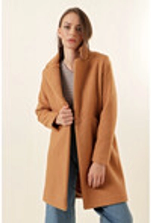 A model wears 25643 - Coat - Biscuit Color, wholesale undefined of Big Merter to display at Lonca