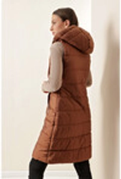Un mannequin de vêtements en gros porte 25652 - Vest - Tan, Veste en gros de Bigdart en provenance de Turquie