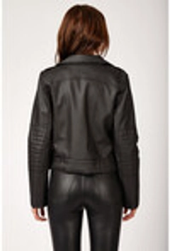 Una modella di abbigliamento all'ingrosso indossa 25653 - Jacket - Black, vendita all'ingrosso turca di Giacca di Bigdart