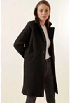 Een kledingmodel uit de groothandel draagt 27853 - Coat - Black, Turkse groothandel Jas van Bigdart