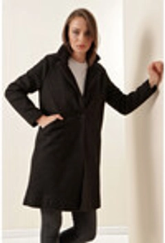 A wholesale clothing model wears 27853 - Coat - Black, Turkish wholesale Coat of Bigdart