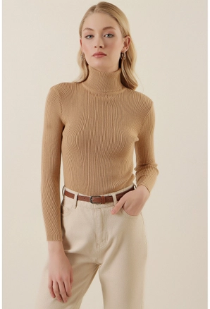 A model wears 31835 - Sweater - Beige, wholesale Sweater of Big Merter to display at Lonca